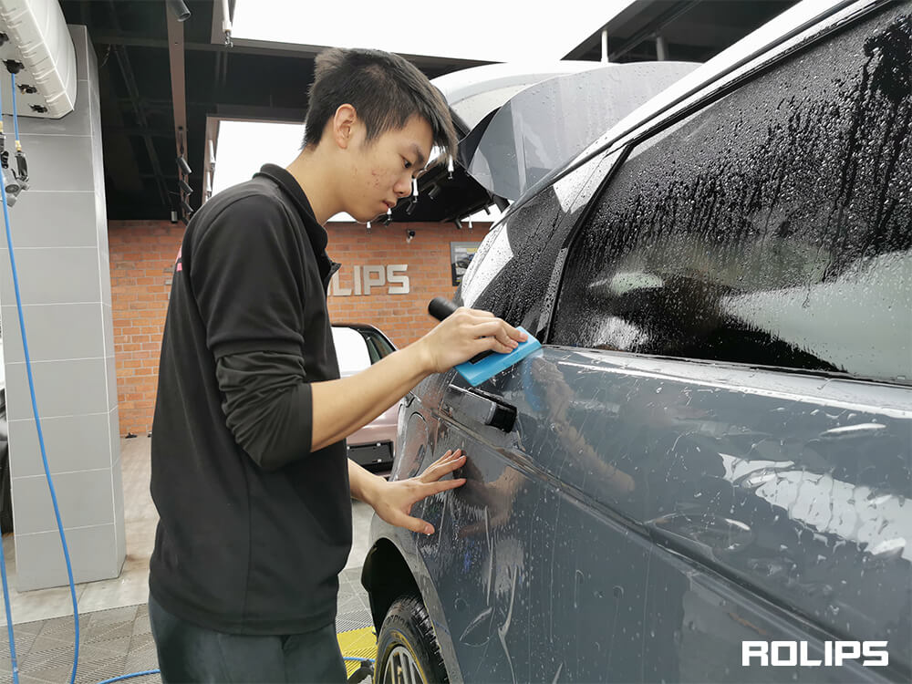 冬季貼車衣需要注意什么？剛貼完車衣下雪了怎么辦？（1）